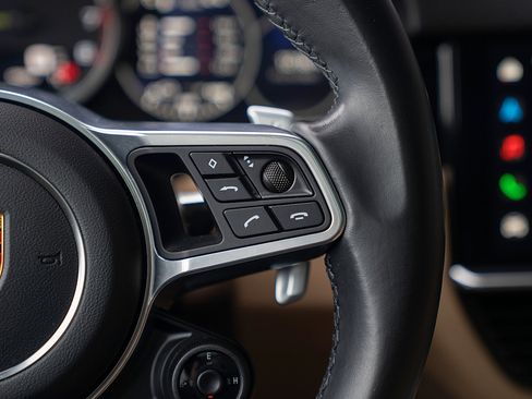 Certified 2022 Porsche Cayenne Base image 8