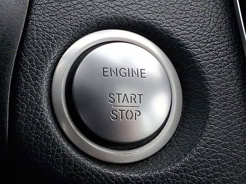 Used 2018 Mercedes-Benz C 300 4MATIC Sedan image 24