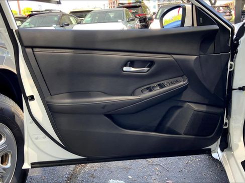 Used 2021 Nissan Sentra SV FWD image 22
