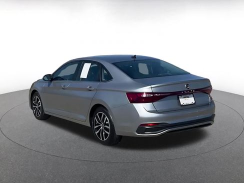 Used 2025 Volkswagen Jetta SE image 11