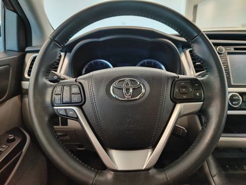 Used 2015 Toyota Highlander XLE AWD/4WD image 15
