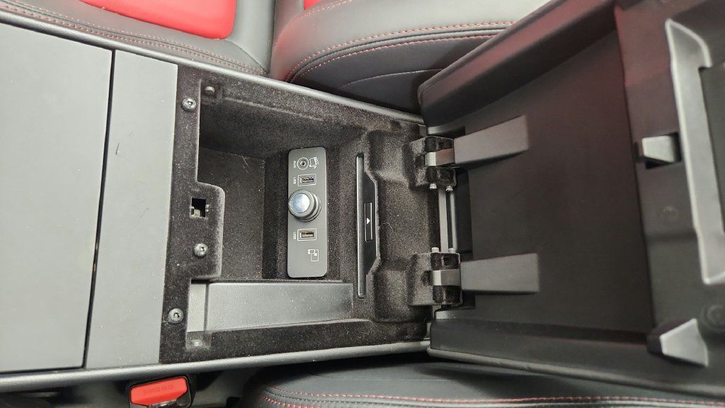 Used 2017 Jaguar F-TYPE R AWD/4WD image 35