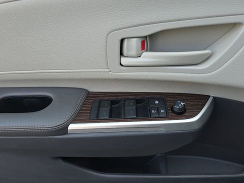 Used 2024 Toyota Sienna LE image 14