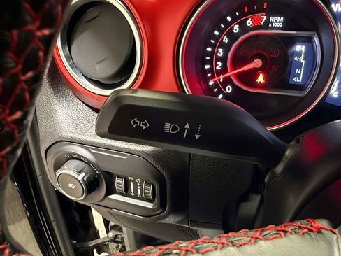 Used 2021 Jeep Wrangler Unlimited Rubicon w/ Uconnect 4C Nav & Sound Group AWD/4WD image 33