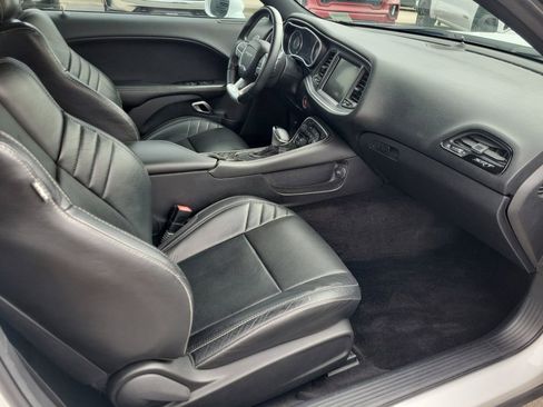 Used 2015 Dodge Challenger SRT w/ Technology Group image 16