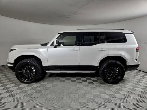 Used 2025 Lexus GX 550 w/ Accessory Package (2T) AWD/4WD image 8