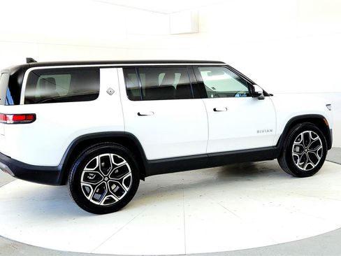 Used 2025 Rivian R1S Adventure image 6