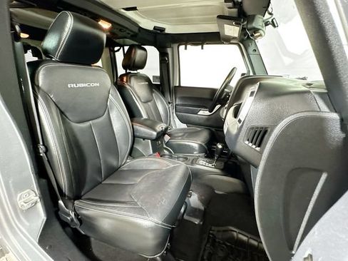 Used 2017 Jeep Wrangler Unlimited Rubicon AWD/4WD image 24