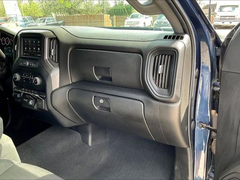 Used 2022 Chevrolet Silverado 2500 Custom w/ Custom Value Package AWD/4WD image 15