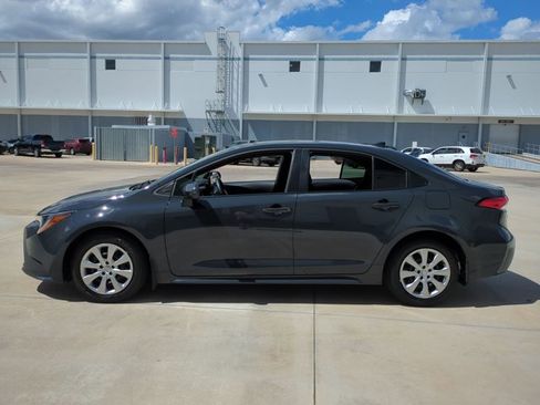 Used 2025 Toyota Corolla LE FWD image 9