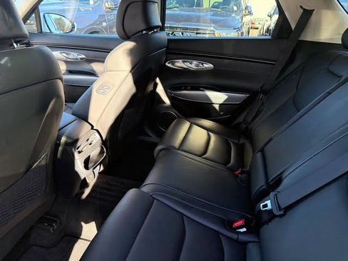 Used 2024 Genesis GV70 2.5T w/ Select Package image 12