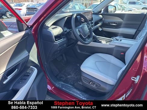 New 2026 Toyota Grand Highlander XLE image 13
