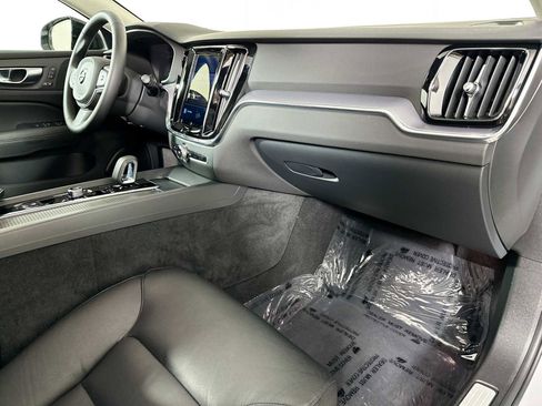 Used 2025 Volvo S60 B5 Core image 26