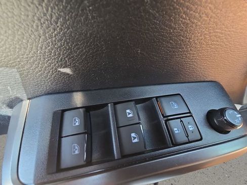 Used 2021 Toyota Tacoma TRD Off-Road w/ Technology Package AWD/4WD image 28