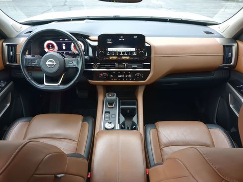 Used 2022 Nissan Pathfinder Platinum w/ Cargo Package image 29