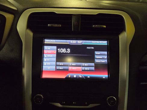 Used 2013 Ford Fusion SE FWD image 24