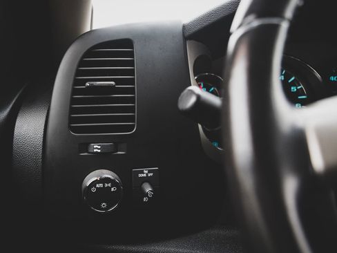 Used 2009 Chevrolet Silverado 1500 LT w/ Power Pack Plus image 12