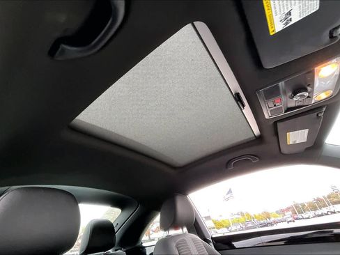 Used 2014 Volkswagen Beetle R-Line image 14