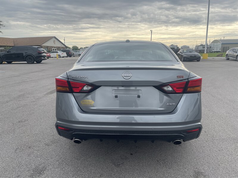 Used 2023 Nissan Altima 2.5 SR AWD/4WD image 4
