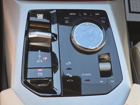 Used 2025 BMW X3 xDrive30i w/ M Sport Package image 17