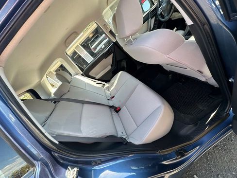 Used 2014 Subaru Forester 2.5i AWD/4WD image 25