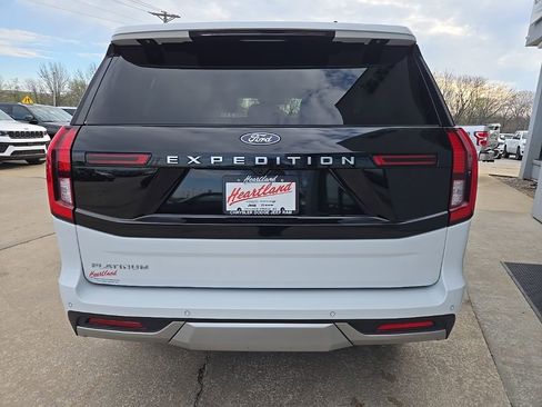 Used 2025 Ford Expedition Platinum AWD/4WD image 10