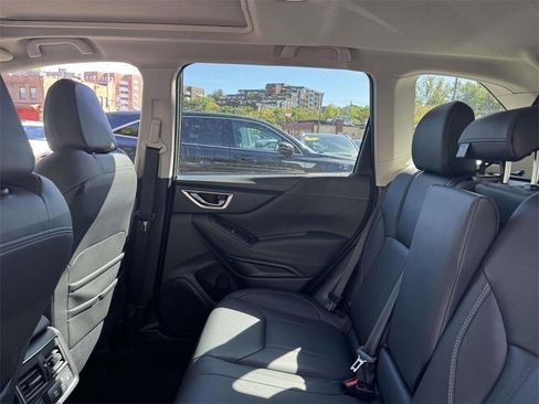 Used 2022 Subaru Forester Touring image 12