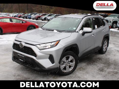 Used 2025 Toyota RAV4 XLE image 1