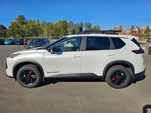 New 2026 Nissan Rogue SV image 8