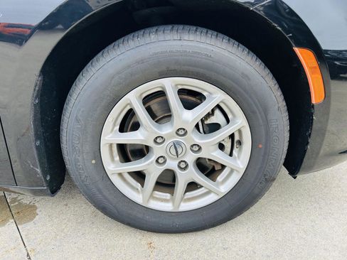 Used 2023 Chrysler Pacifica Touring-L FWD image 41