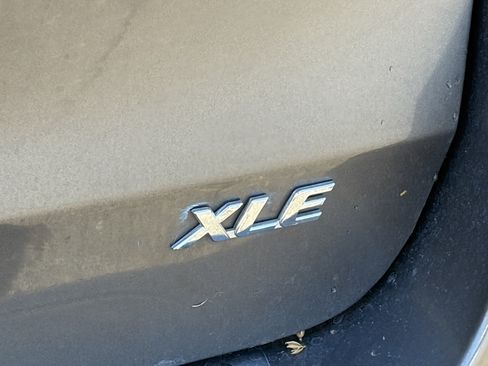 Used 2014 Toyota Sienna XLE FWD image 5