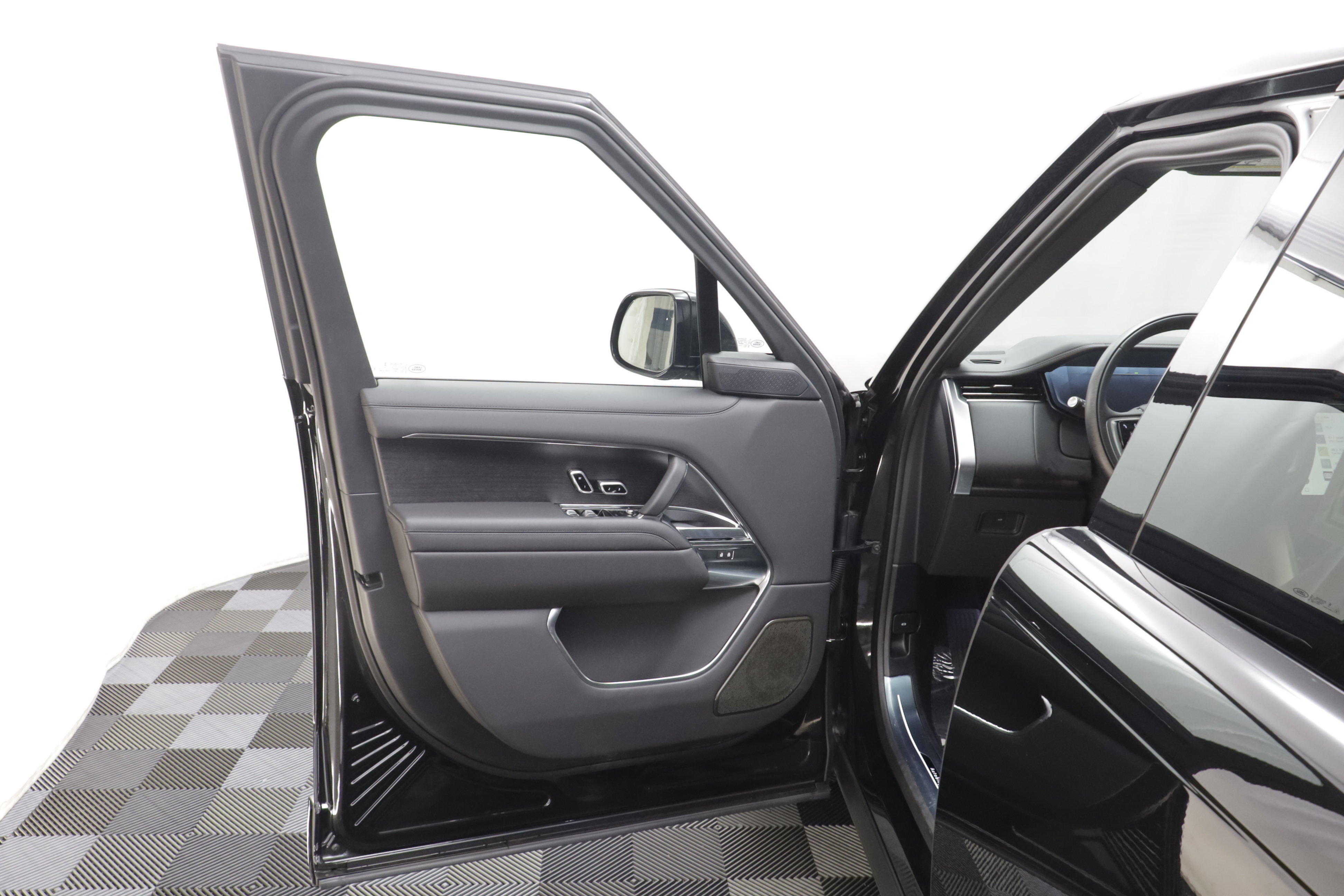 New 2026 Land Rover Range Rover Long Wheelbase Autobiography AWD/4WD image 6