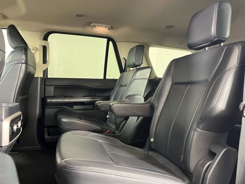 Used 2024 Ford Expedition XLT image 12