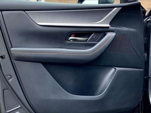 Used 2024 MAZDA CX-90 Plug-In Hybrid w/ Premium Plus image 22