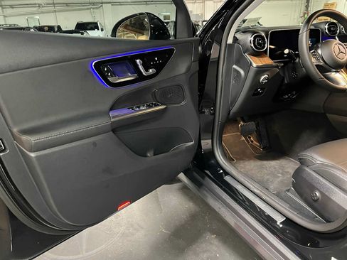Used 2025 Mercedes-Benz GLC 350e 4MATIC image 20