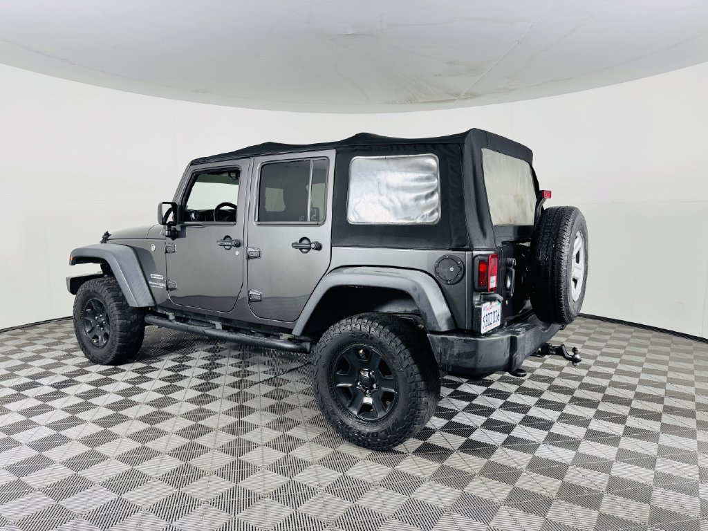 Used 2018 Jeep Wrangler Unlimited Sport w/ Connectivity Group AWD/4WD image 16