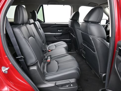 Used 2025 Honda Pilot EX-L image 36