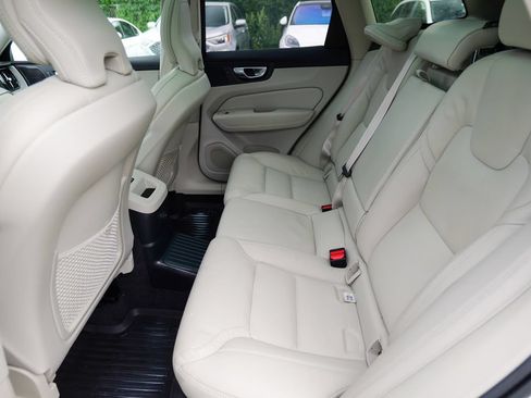Used 2023 Volvo XC60 T8 Ultimate w/ Climate Package AWD/4WD image 28