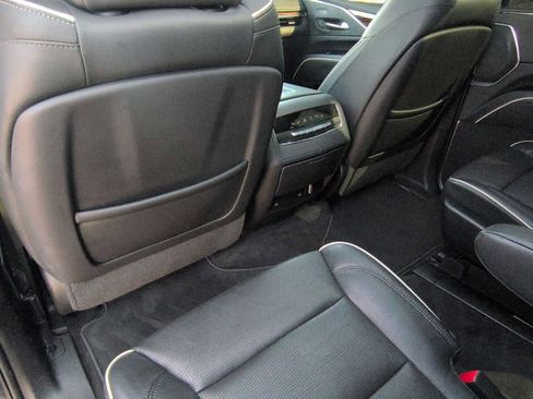 Used 2022 Cadillac Escalade ESV Premium Luxury image 18