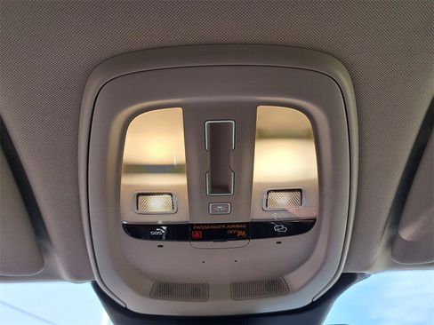 Used 2023 Volvo XC60 B5 Ultimate w/ Climate Package image 17