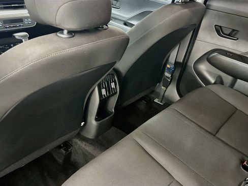 Used 2025 Hyundai Kona SEL AWD/4WD image 27