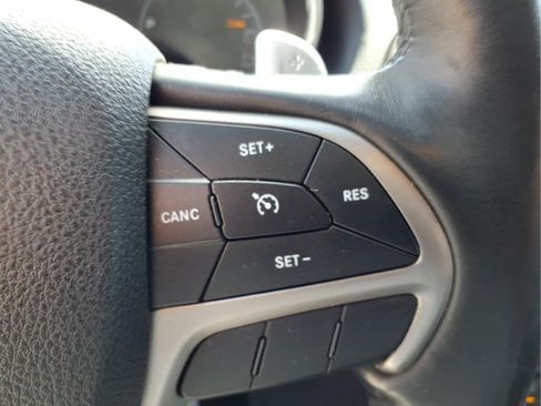 Used 2017 Jeep Grand Cherokee Altitude AWD/4WD image 19