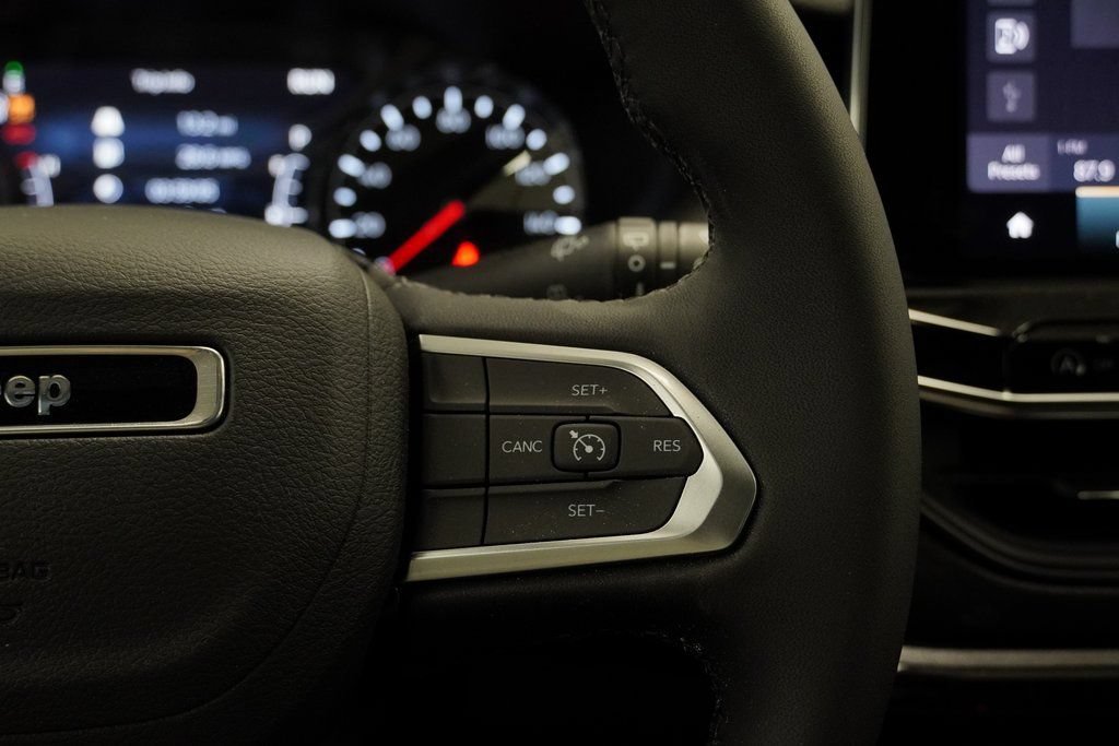 New 2026 Jeep Compass Latitude AWD/4WD image 28