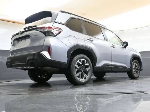 Certified 2025 Subaru Forester Premium AWD/4WD image 43