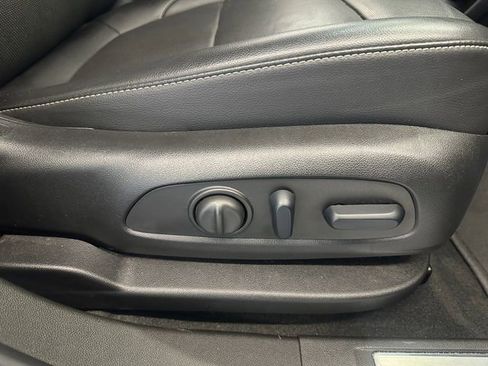 Used 2023 GMC Acadia SLT w/ Elevation Edition FWD image 21