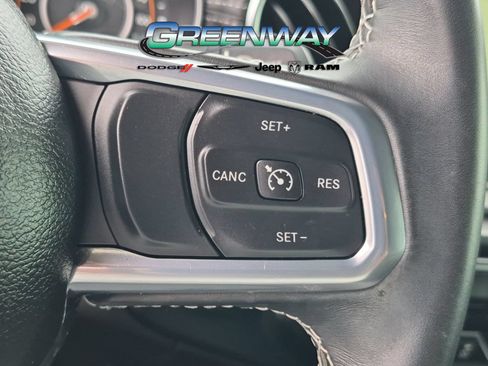 Used 2022 Jeep Wrangler Unlimited Sahara AWD/4WD image 22