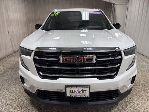 Used 2025 GMC Acadia Elevation image 8