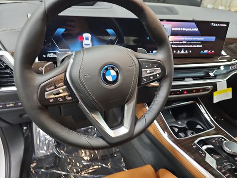 New 2026 BMW X5 xDrive50e w/ Climate Comfort Package AWD/4WD image 18