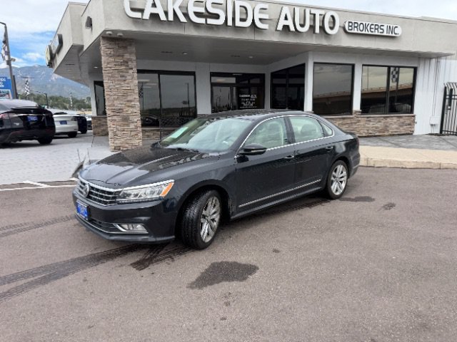 Used 2017 Volkswagen Passat 1.8T SEL Premium FWD image 2