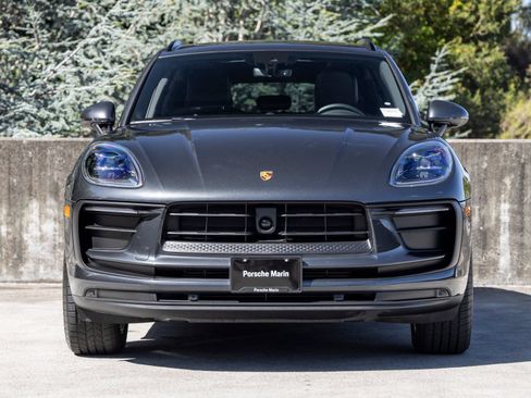 Certified 2026 Porsche Macan AWD/4WD image 8